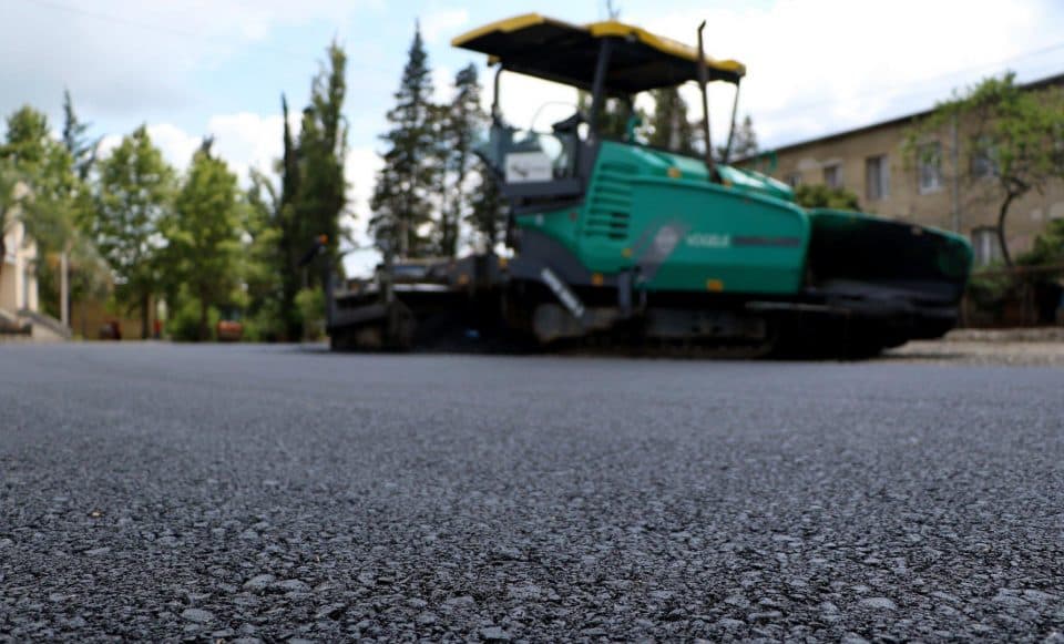 სენაკში, ტაბიძისა და ნარმანიას ქუჩებზე რეაბილიტაციის პროცესი მიმდინარეობს