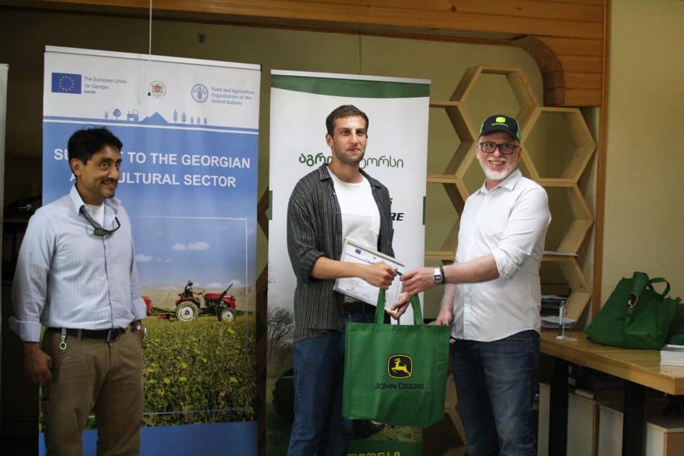 აკაკი გოგსაძე – აგრო მიმართულების სტუდენტებს უკეთ უნდა გავაცნოთ თანამედროვე სასოფლო-სამეურნეო ტექნიკის მართვის მეთოდები