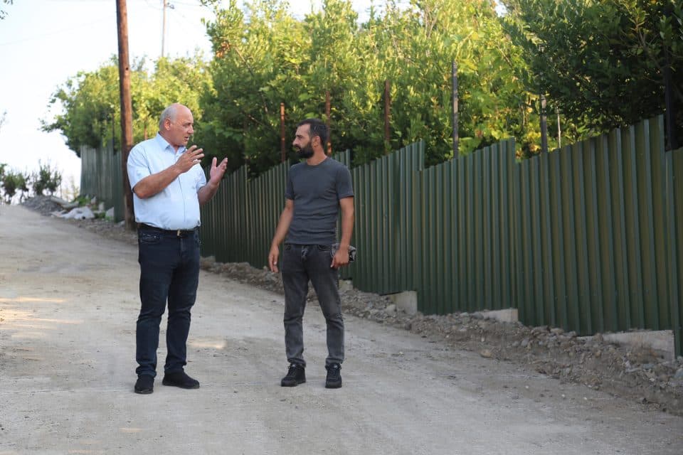 სოფელ ხეთაში გზების რეაბილიტაციის პირველი ეტაპი დასრულდა
