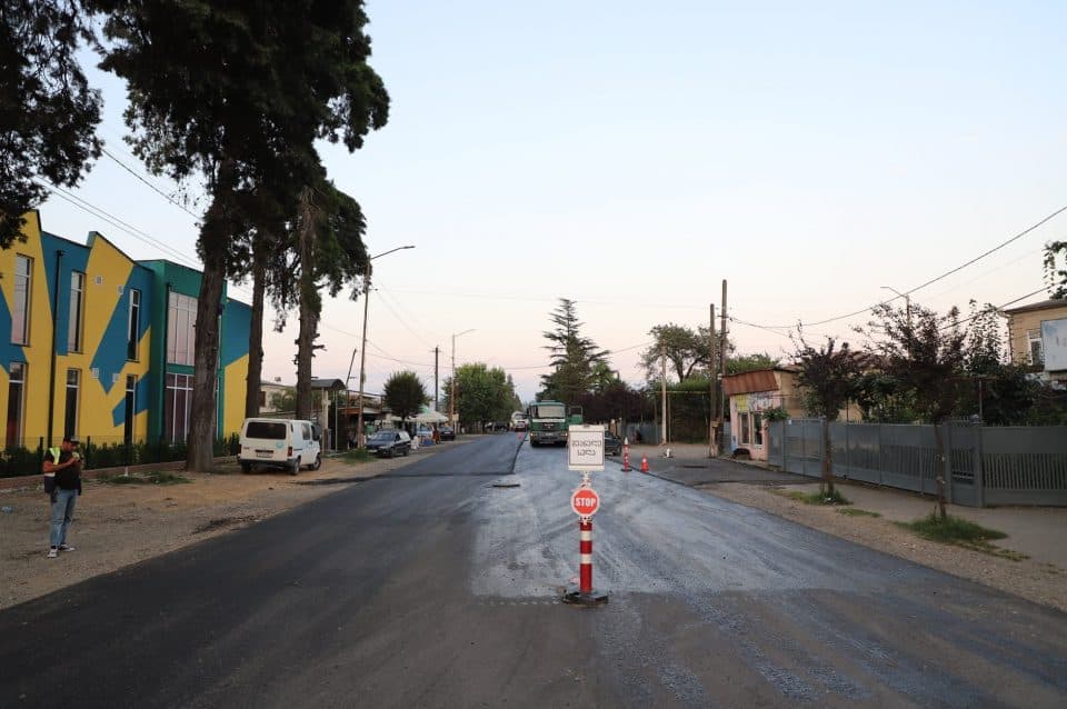 ზუგდიდში გზის სარეაბილიტაციო სამუშაოები აქტიურად ხორციელდება