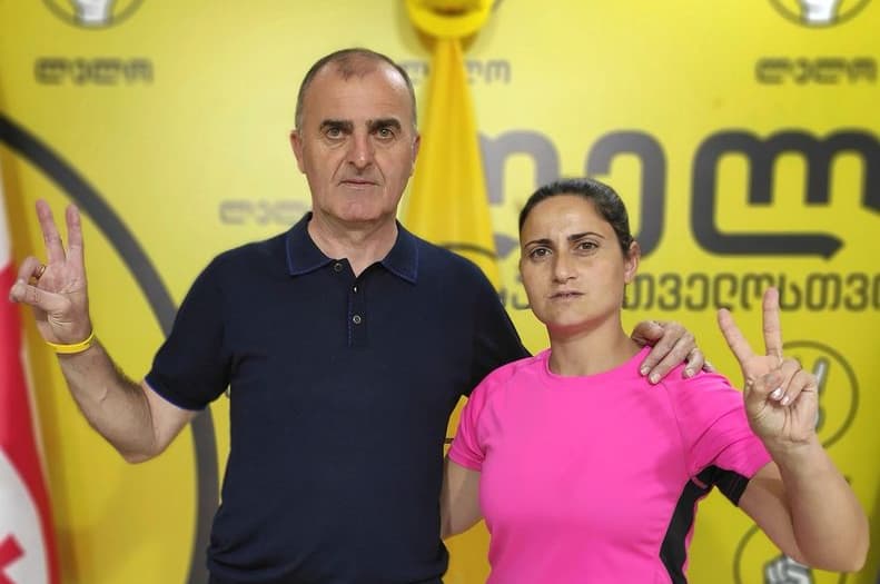 “უსინდისობა და სამარცხვინო!”-ზუგდიდის მაჟორიტარობის კანდიდატს სიცრუის ტირაჟირებაში ადანაშაულებენ