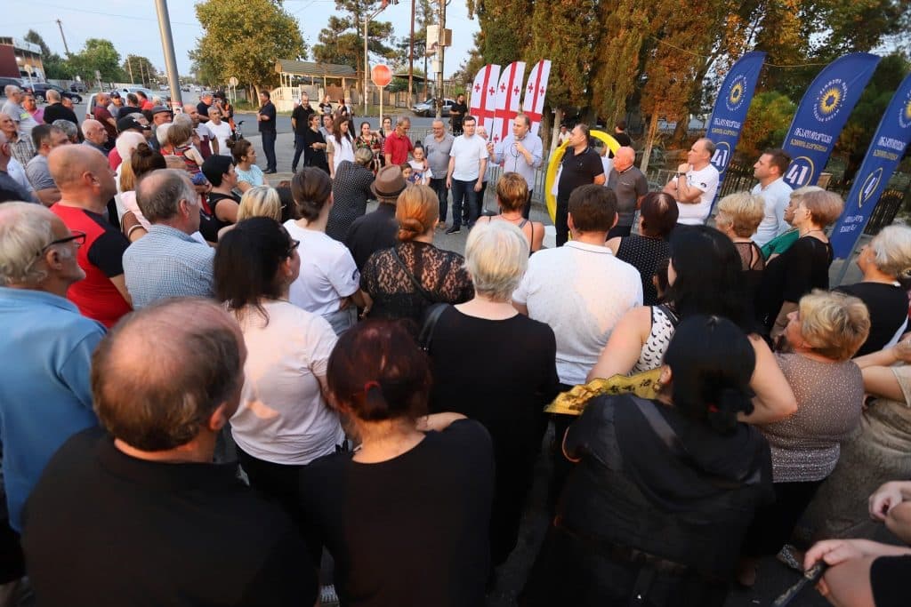 ირაკლი ჩიქოვანი ეგრისის ადმინისტრაციულ ერთეულში მოსახლეობას შეხვდა - image 2