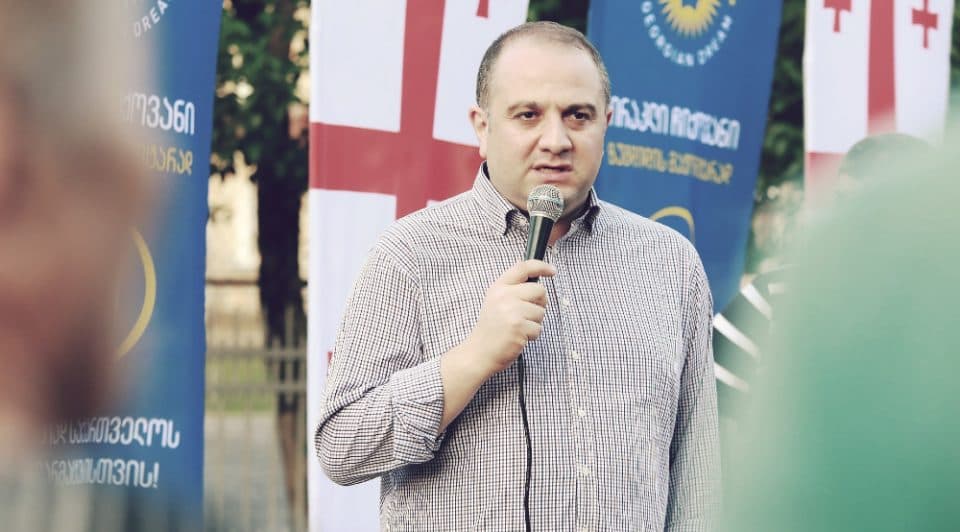 ირაკლი ჩიქოვანმა საოკუპაციო ხაზთან მდებარე სოფელ შამგონაში ადგილობრივებს შეხვდა