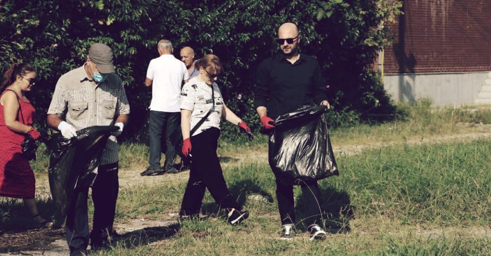 დასუფთავების აქცია სენაკში