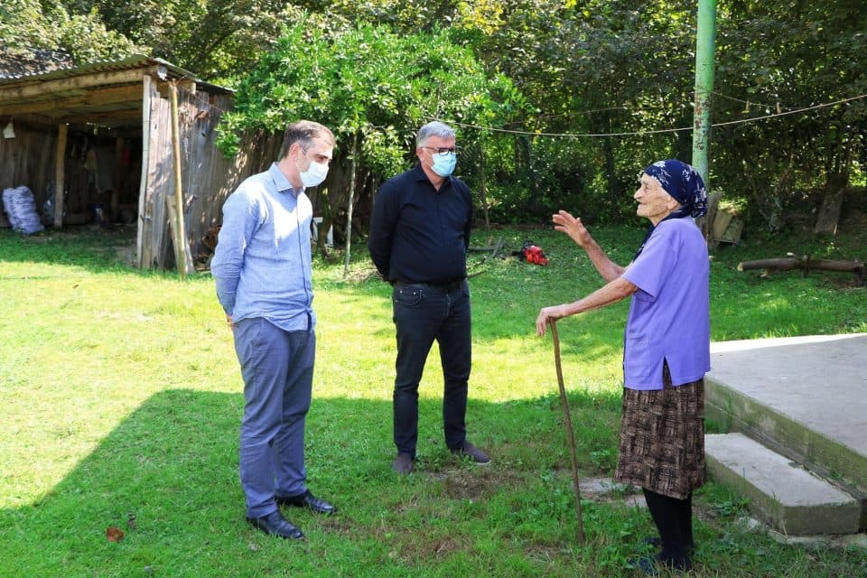 ირაკლი ხახუბია სენაკში, ყველაზე უხუცეს ქალბატონს ესტუმრა