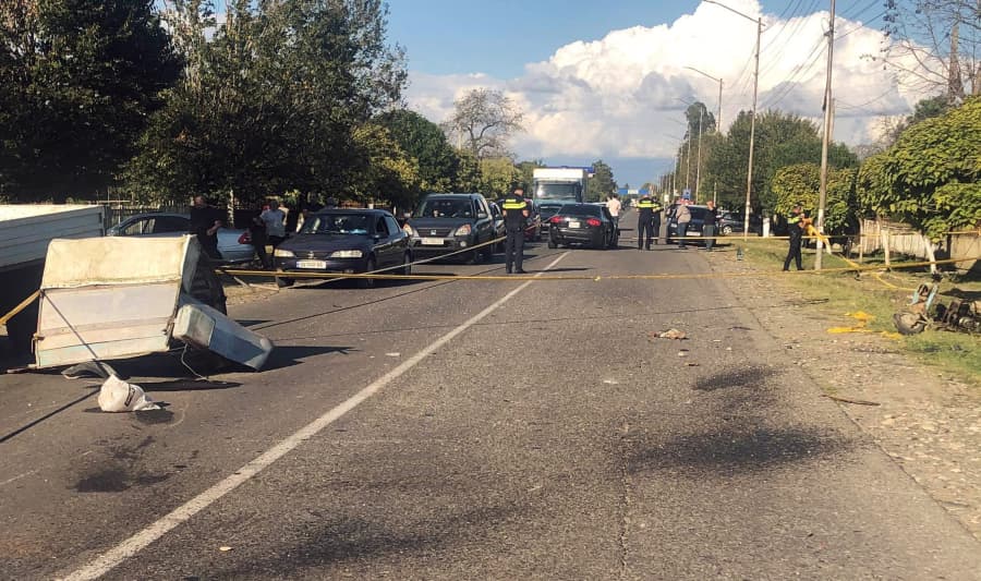 ავტოსაგზაო შემთხვევა ზუგდიდში – დაშავებულია მამაკაცი, რომლის მდგომარეობაც მძიმეა