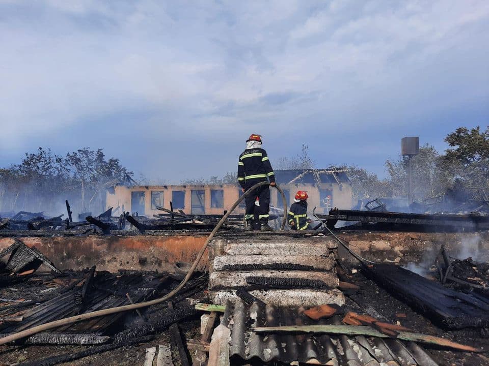 სოფელ დავითიანში დევნილთა ჩასახლებაში ხანძარი გაჩნდა – დაზარალდა 4 ოჯახი