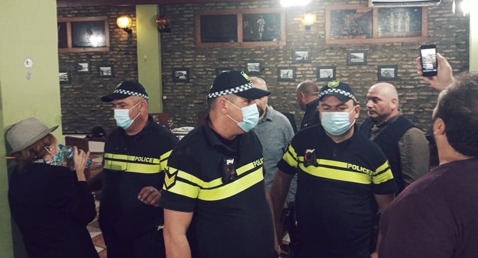 ხმაურით და აქციით დახვდნენ ვანო მერაბიშვილს ზუგდიდში