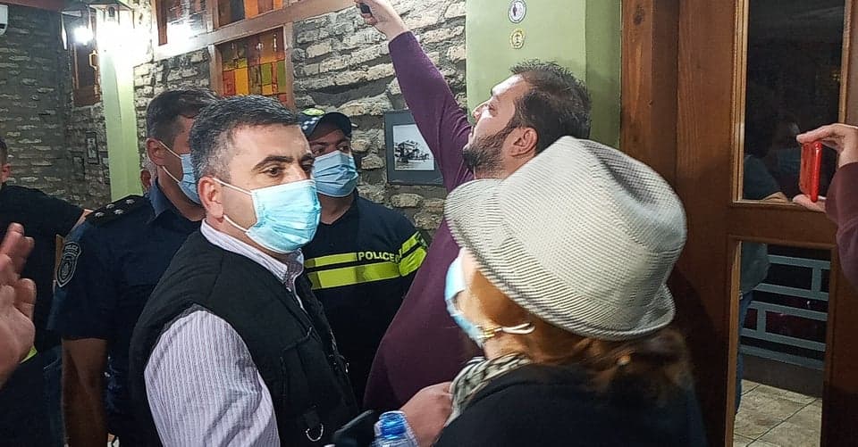 ხმაურით და აქციით დახვდნენ ვანო მერაბიშვილს ზუგდიდში - image 2