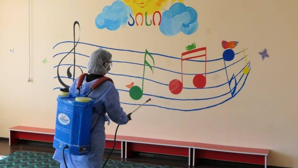 ფოთის საბავშვო ბაღებში პრევენციის მიზნით სადეზინფექციო სამუშაოები ჩატარდა