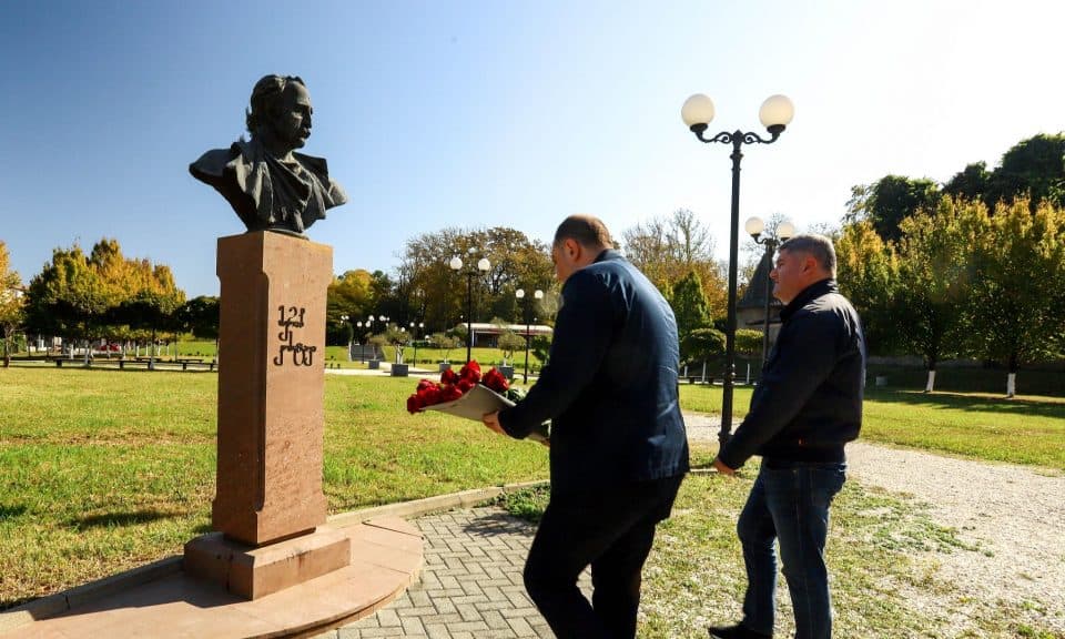 ირაკლი ჩიქოვანი – მერაბ კოსტავას სახელი ასოცირდება სამშობლოს უანგარო სიყვარულთან, საქართველოს დამოუკიდებლობისთვის თავდაუზოგავ ბრძოლასთან