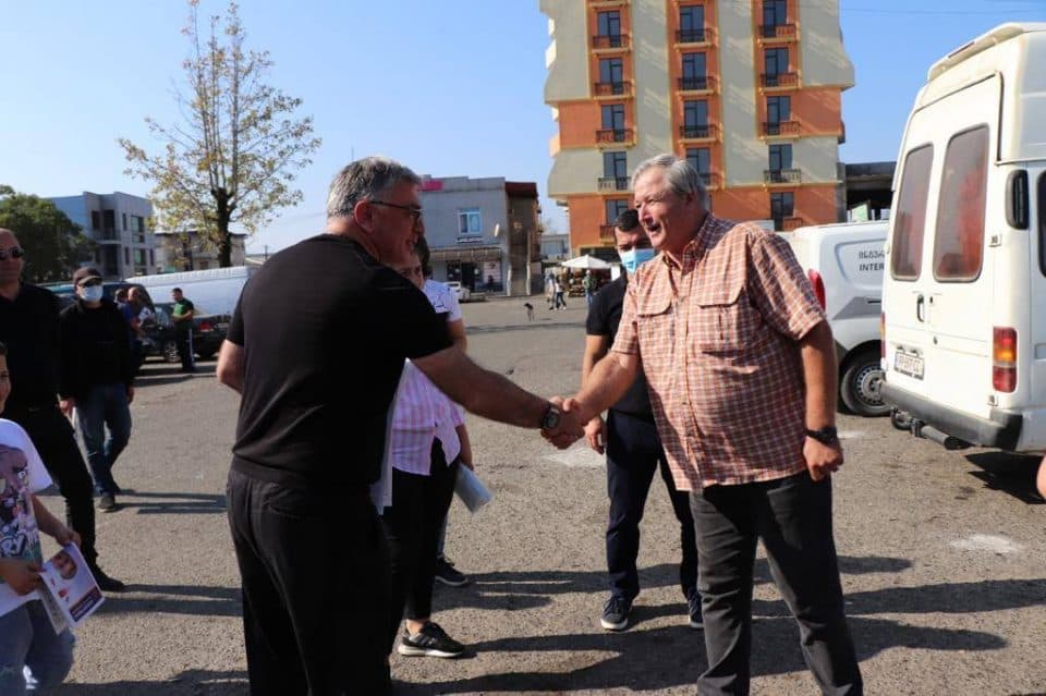 ირაკლი ხახუბია ხობის აგრარულ ბაზარში და ქალაქის ტერიტორიაზე მოქალაქეებს შეხვდა