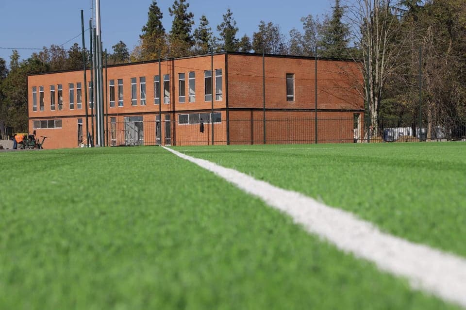 რუხში საფეხბურთო აკადემიის მშენებლობა მიმდინარეობს