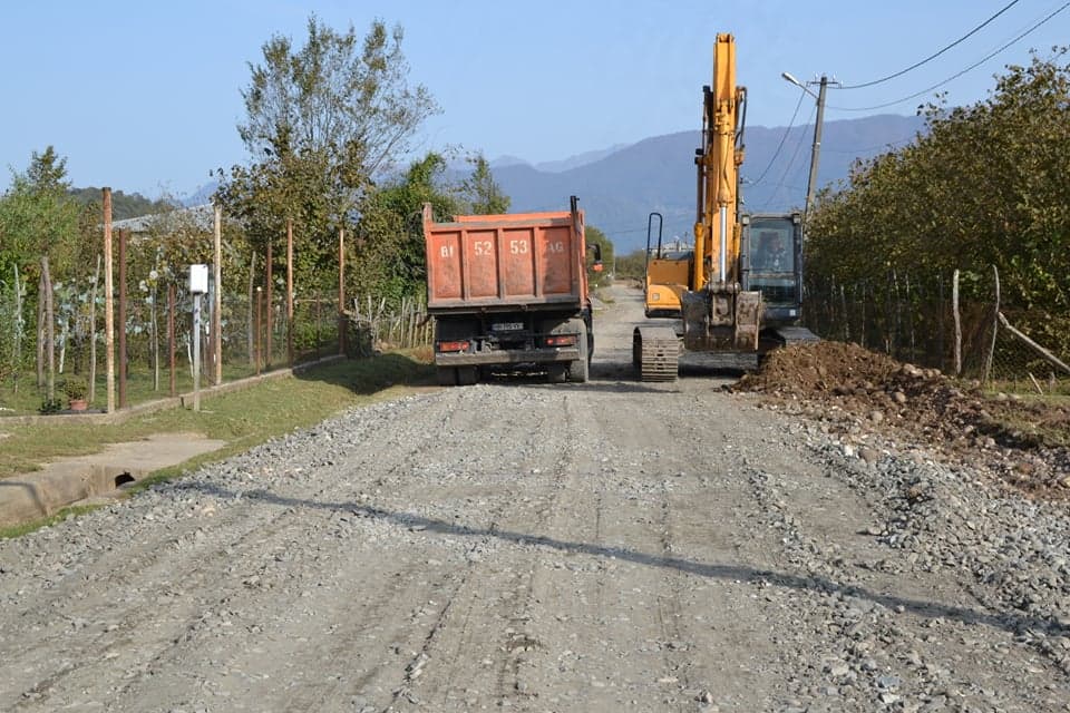 წალენჯიხის მუნიციპალიტეტში საგზაო ინფრასტრუქტურის მოწყობა აქტიურად მიმდინარეობს
