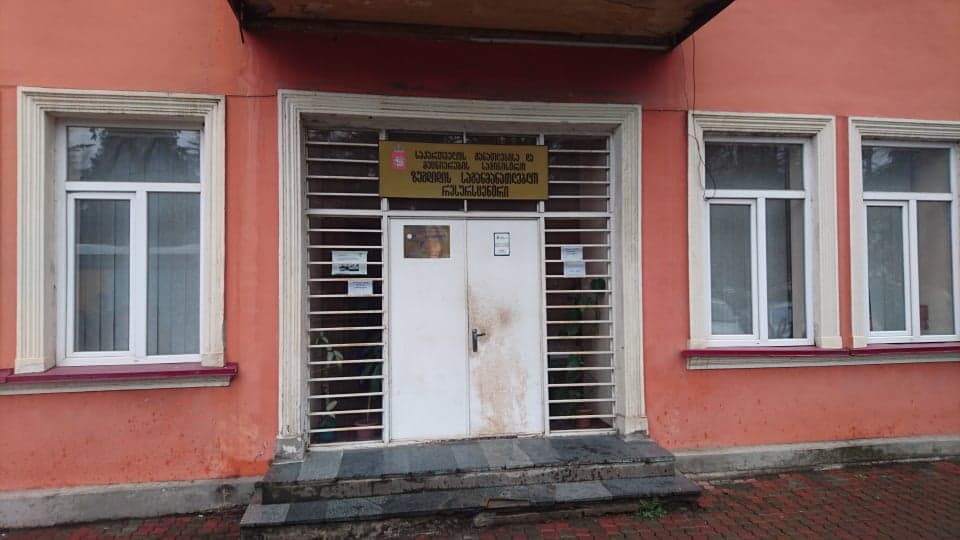 ზუგდიდის სოფლებში არსებულ სკოლებში სასწავლო პროცესი დასწრებით რეჟიმში განახლდა