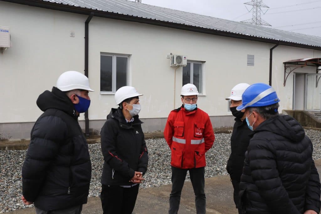 ნინო ვიბლიანი: იმ ადამიანებისთვის ვის საკუთრებაზეც გაივლის ჯვარი-ხორგას ელექტროგადამცემი მოხდება კომპენსირება მაღალი საბაზრო ფასით, რომელიც სამხარაულის ექსპერტიზის ბიურომ დაადგინა - image 2