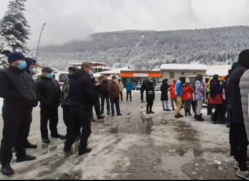 მესტიაში ზამთრის კურორტების გახსნის მოთხოვნით საპროტესტო აქცია გაიმართა