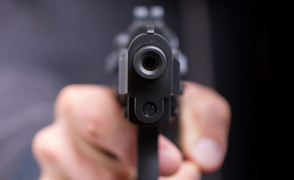 ზუგდიდში, “ოქროს ბირჟაზე” თავდამსხმელი ახალგაზრდა მამაკაცი ორმხრივი სროლისას გარდაიცვალა