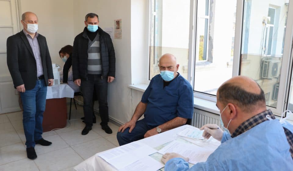 სენაკის მუნიციპალიტეტში COVID19-ის საწინააღმდეგო ვაქცინაცია დაიწყო