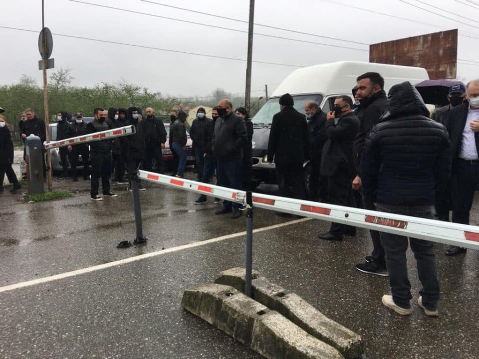 მდინარე ენგურში დამხრჩვალი ცოლ-ქმრის ცხედარ ამ წუთებში გადაასვენებენ ოკუპირებულ აფხაზეთში