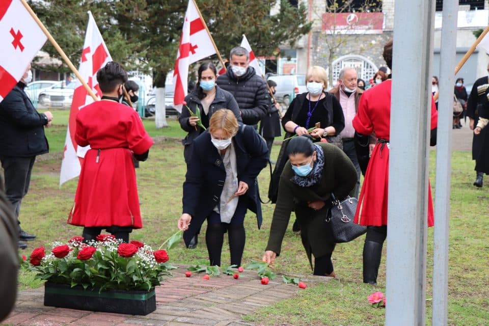 ხობში, 9 აპრილის გმირებს პატივი მიაგეს