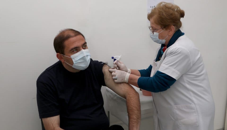 სენაკის მერი ,,სინოფარმის“ კორონავირუსის საწინააღმდეგო ვაქცინით აიცრა