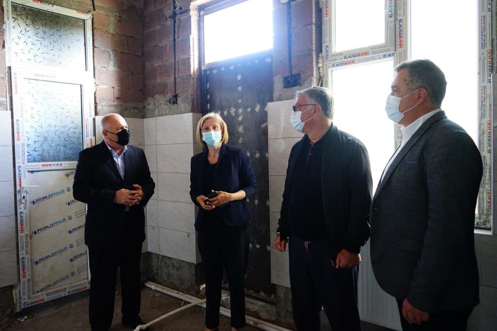 პარლამენტარი ირაკლი ხახუბია მიმდინარე პროექტებს გაეცნო ხობში, სენაკსა და ქალაქ ფოთის მუნიციპალიტეტებში - image 4