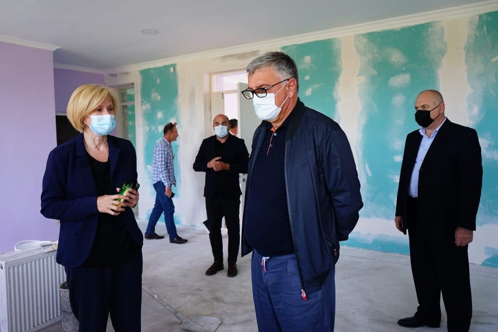 პარლამენტარი ირაკლი ხახუბია მიმდინარე პროექტებს გაეცნო ხობში, სენაკსა და ქალაქ ფოთის მუნიციპალიტეტებში - image 3