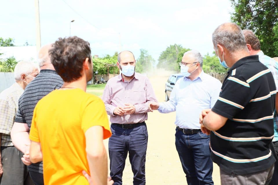 სოფელ ხეცერაში გზის კაპიტალური მშნებელობის პროექტის განხორციელება დაიწყო