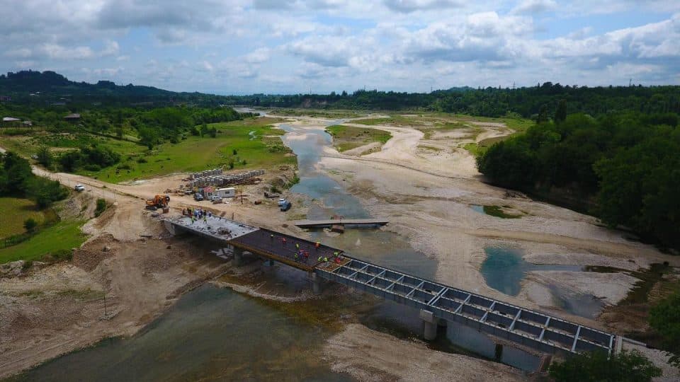 ქალაქ მარტვილისა და ნალეფსაოს დამაკავშირებელი ხიდის სამშენებლო სამუშაოები აქტიურად მიმდინარეობს