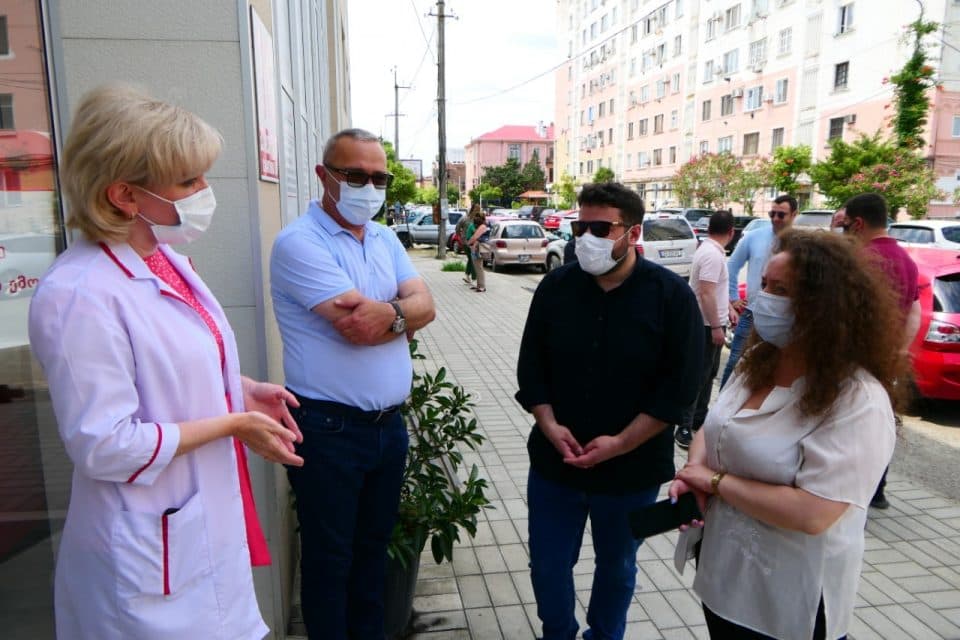 ფოთის მერიამ დაწყებითი კლასის მოსწავლეთა პროფილაქტიკური გამოკვლევები დაიწყო