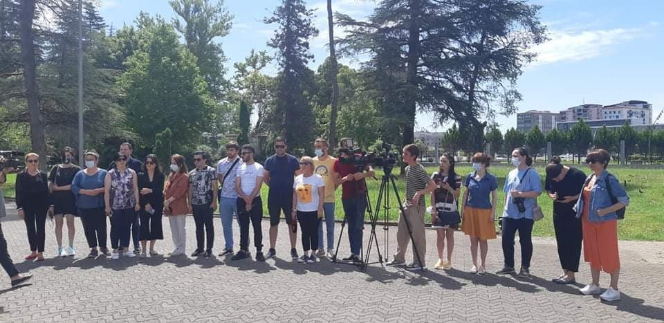 “არა ძალადობას, მოგვეცით მუშაობის საშუალება“- სოლიდარობის აქცია ზუგდიდში