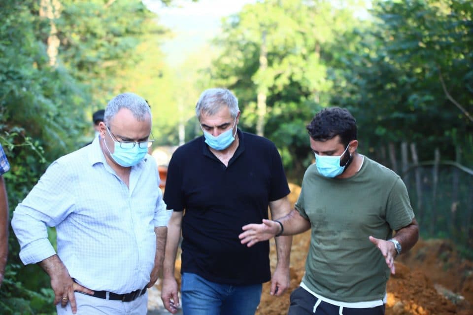 მამუკა წოწერია ირაკლი ჩიქოვანთან ერთად ყულიშკარის მოსახლეობას ინდივიდუალური შეხვედრების ფორმატში რამდენიმე უბანში შეხვდა