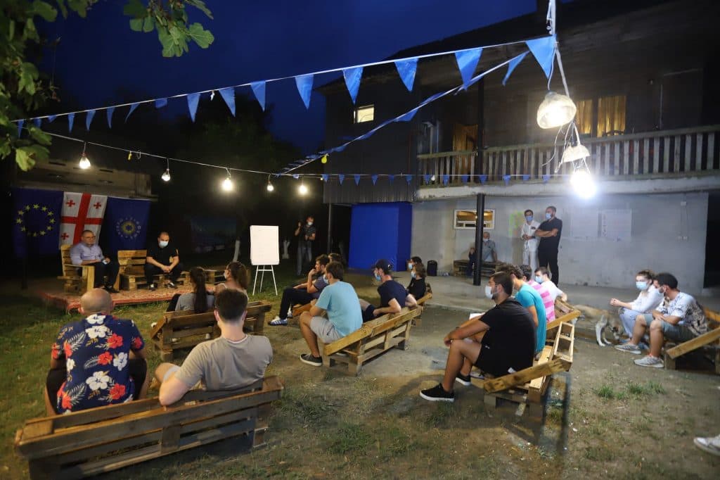 მამუკა წოწერიამ ახალგაზრდებს ვინც ერთიანი ეროვნული გამოცდების შედეგად ჩაირიცხნენ სტუდენტობა მიულოცა - image 2