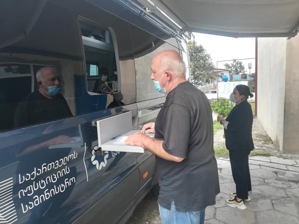 „მობილური იუსტიციის სახლი“-ს საპილოტე რეჟიმით დღეს სოფელ ცაიშში ისარგებლეს - image 2