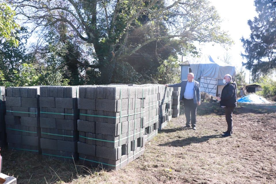 ხობში სტიქიით დაზარალებულ ოჯახებს სამშენებლო მასალები გადაეცათ