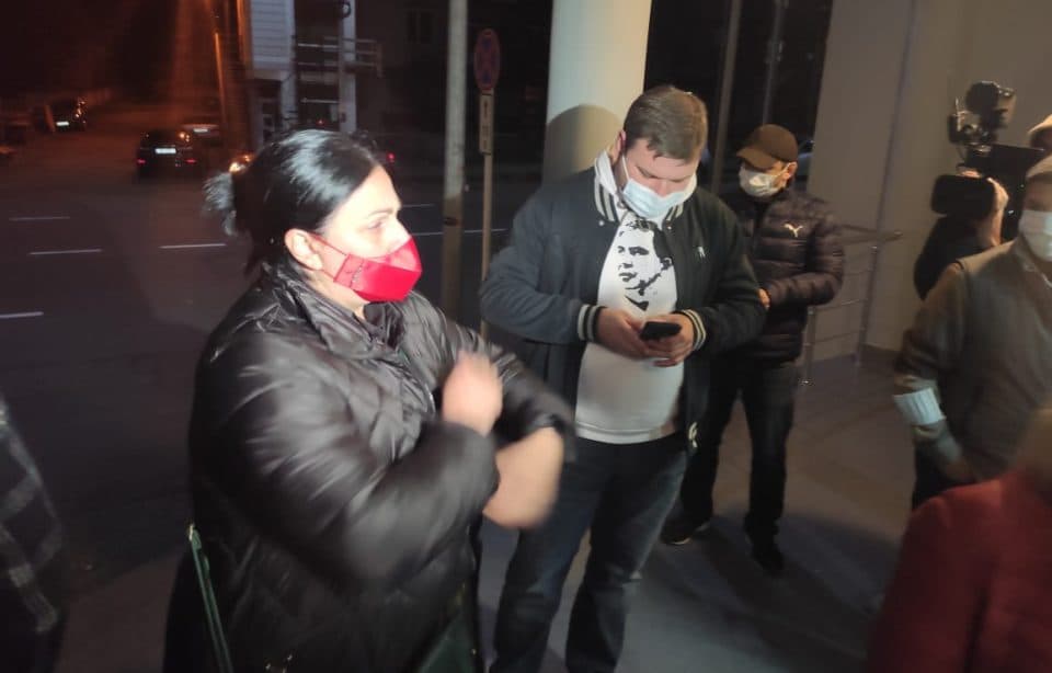 ზუგდიდში დააკავეს პირი, რომელიც POS TV-ს ჟურნალისტს თავს დაესხა