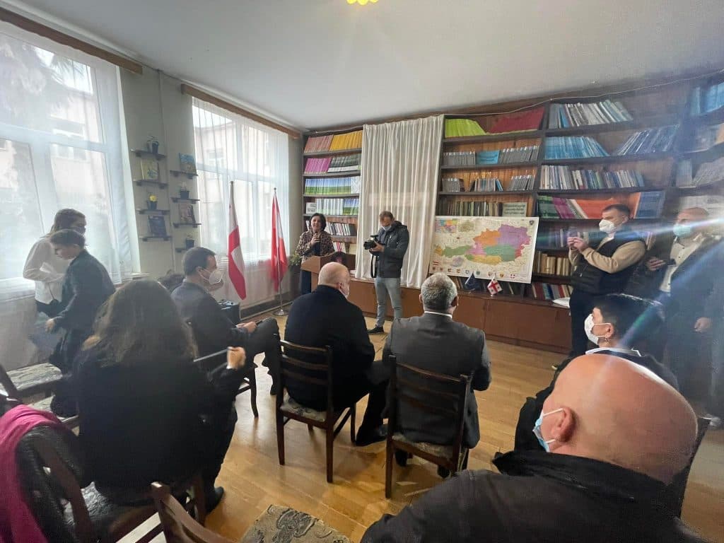 ზუგდიდის მეორე საჯარო სკოლაში „ავსტრიული კუთხე“ გაიხსნა - image 5