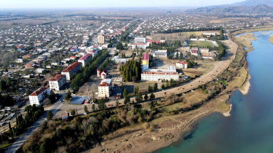 ქალაქ ხობში ცენტრალური პარკის რეაბილიტაცია მიმდინარეობს