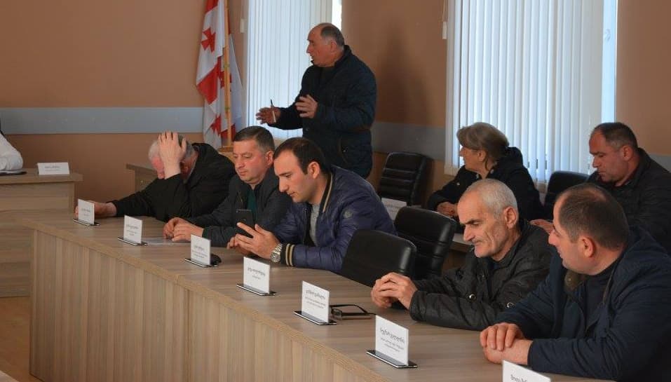 ჩხოროწყუს საკრებულოს წევრმა ყოფილი პრემიერის პარტია დატოვა