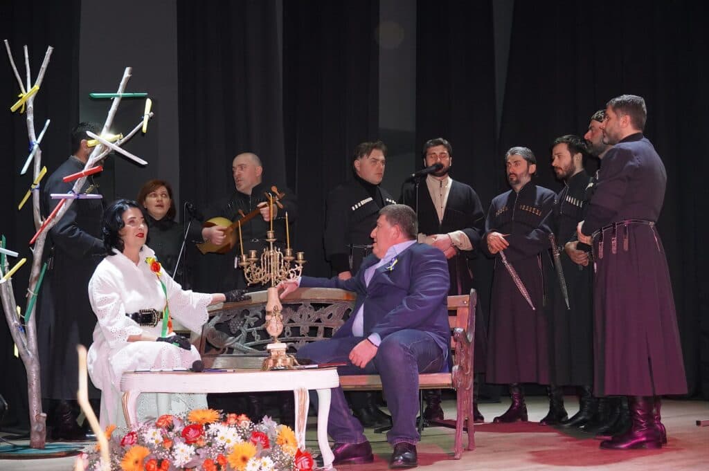 ” სიტყვა, ომი… და მშვიდობა”- პოეტ ზაურ მოლაშხიას ხსოვნისადმი მიძღვნილი საღამო ზუგდიდში - image 2