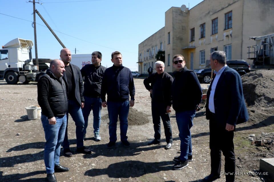 სენაკის მუნიციპალიტეტში მრავალბინიანი კორპუსების სარეაბილიტაციო სამუშაოები მიმდინარეობს