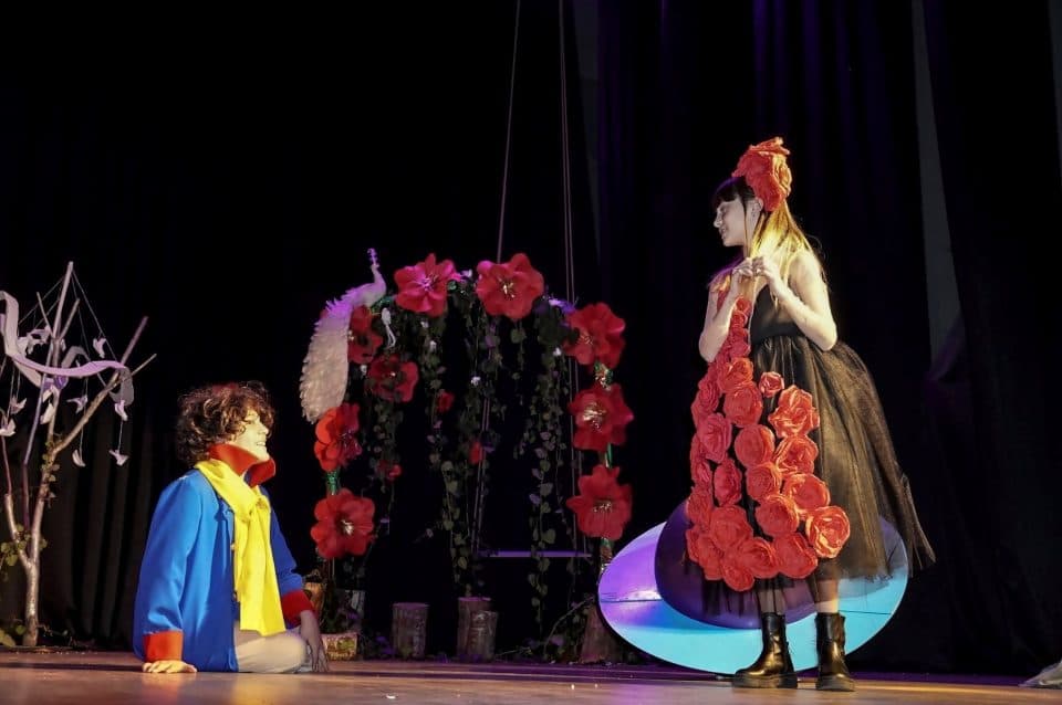 ზუგდიდის მოსწავლე-ახალგაზრდობის სასახლეში, დრამატული სტუდია ‘’შთამომავლები’’ მაყურებლის წინაშე კიდევ ერთი სპექტაკლის პრემიერით წარსდგა