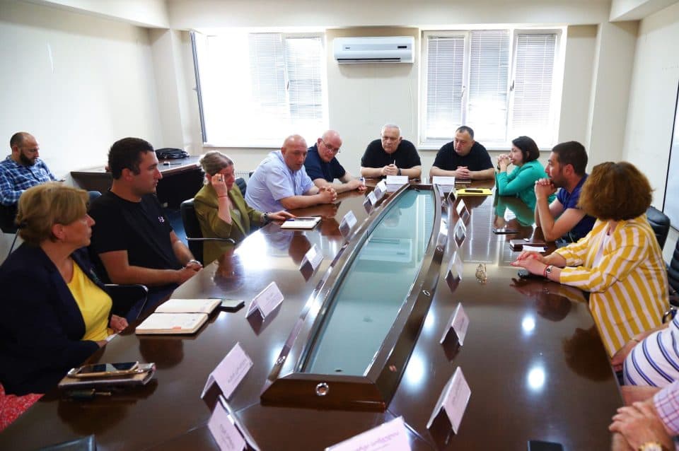 პრემიერის ინიცირებული სოციალურად დაუცველი მოქალაქეების დასაქმების პროგრამაში წალენჯიხის მერია ერთვება