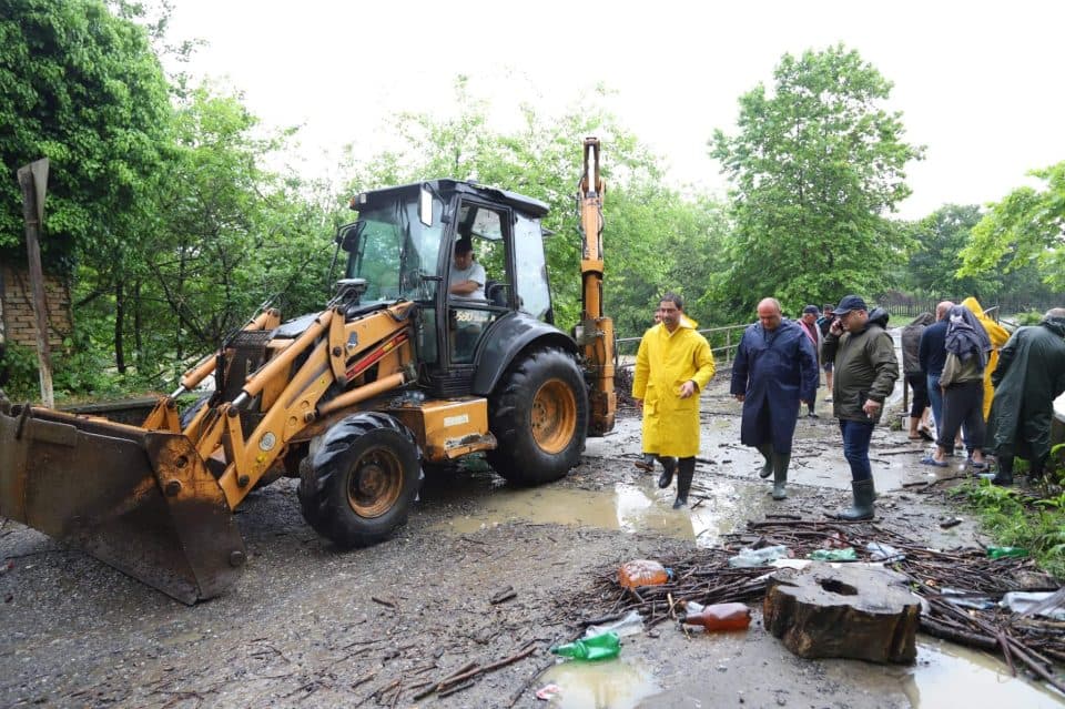 ზუგდიდის მერია: სტიქიით დაზარალებულ სოფლებში სპეციალური სამსახურები აქტიურად მუშაობს