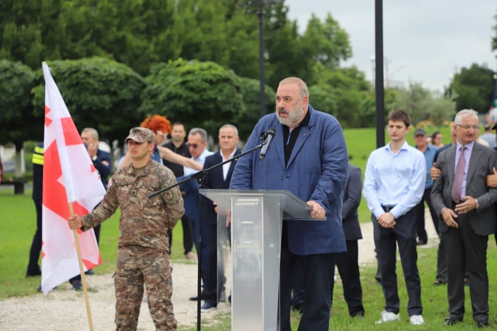 ზუგდიდში, ფრანგულ პარკში საქართველოს ეროვნული გმირის გენო ადამიას ბიუსტი გაიხსნა - image 2