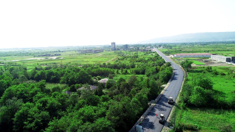 სენაკის მერი თბილისი-სენაკი-ლესელიძის გზის 5 კმ-იან მონაკვეთზე მიმდინარე მასშტაბურ სამუშაოებს გაეცნო