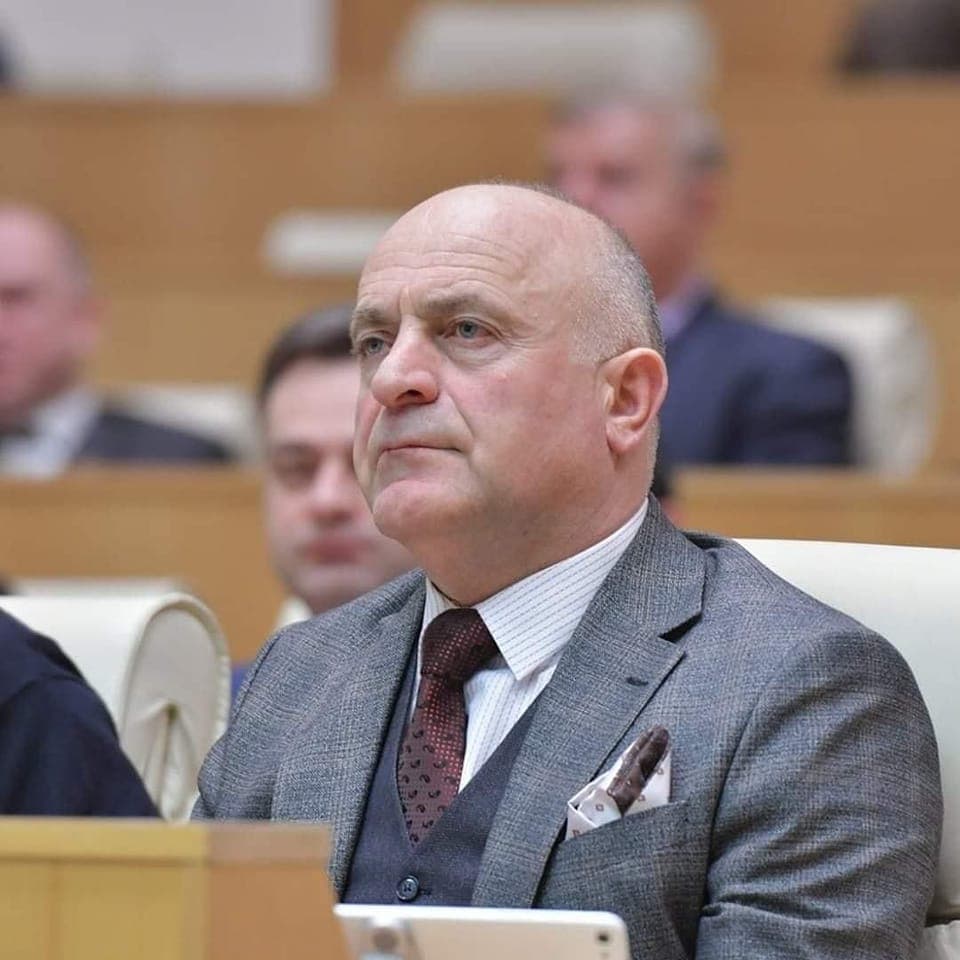 ჯუმბერ იზორია: დეზინფორმაციაა, თითქოს მონუმენტი მუნიციპალურ მიწაზე დგას – ის ჩემს საკუთრებაში არსებულ ტერიტორიაზე განვათავსე