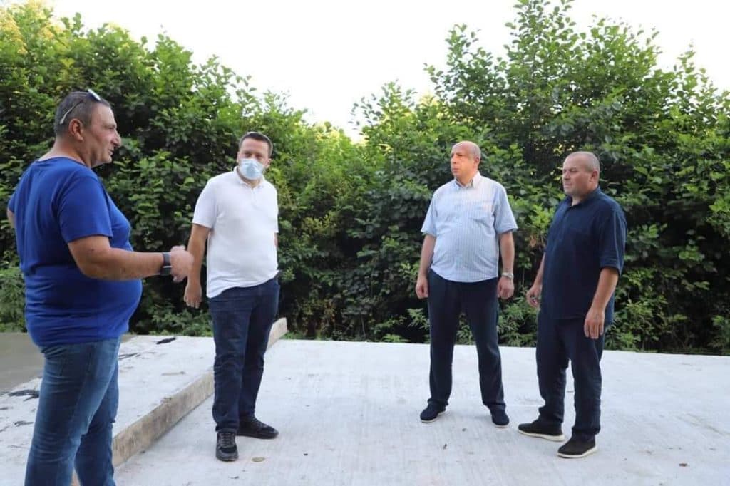 განმუხურში, ჭავჭავაძის ქუჩაზე, გზის რეაბილიტაციის მეორე ეტაპი მიმდინარეობს - image 2