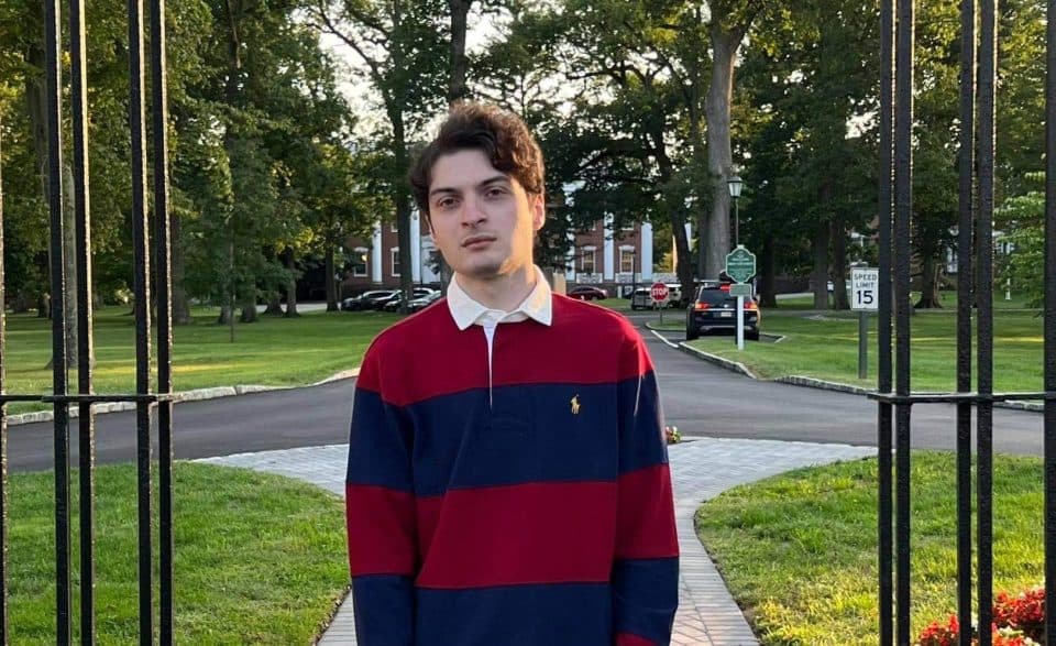 წარმატებული სენაკელი ახალგაზრდა, 20 წლის ლევან ქავთარაძე, რომელიც ამერიკის ერთ-ერთ ცნობილ უნივერსიტეტში ისწავლის